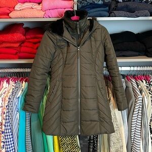 Maralyn and Me army green faux hooded puffer coat size S